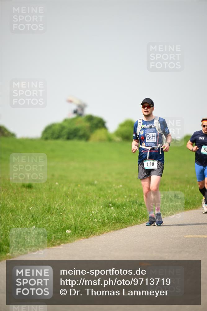 10.05.2026 - 8. Wedeler Halbmarathon Dr. Thomas Lammeyer http://msf.ph/oto/9713719 10.05.2026 12:15:48 Laufen 110 meine-sportfotos.de
