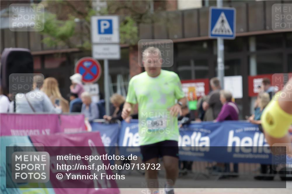 10.05.2026 - 8. Wedeler Halbmarathon Yannick Fuchs http://msf.ph/oto/9713732 10.05.2026 11:28:56 Ziel 28, 963, 2183, 2209, 2229 meine-sportfotos.de