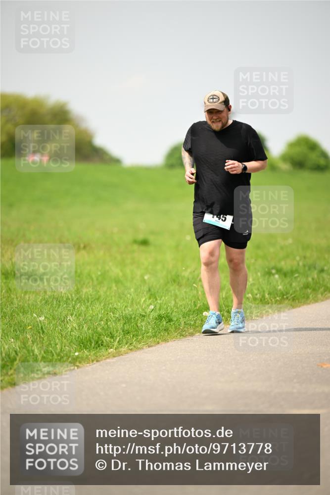 10.05.2026 - 8. Wedeler Halbmarathon Dr. Thomas Lammeyer http://msf.ph/oto/9713778 10.05.2026 12:16:05 Laufen  meine-sportfotos.de