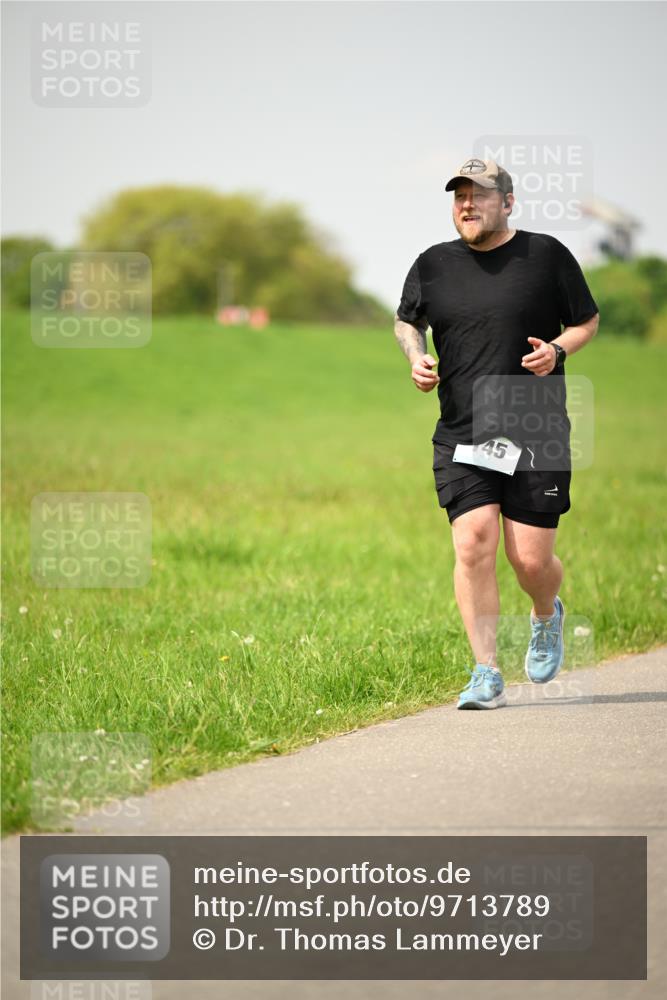 10.05.2026 - 8. Wedeler Halbmarathon Dr. Thomas Lammeyer http://msf.ph/oto/9713789 10.05.2026 12:16:06 Laufen  meine-sportfotos.de