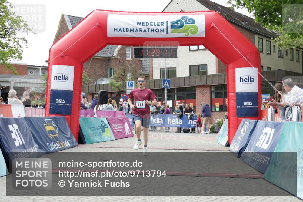 10.05.2026 - 8. Wedeler Halbmarathon Yannick Fuchs http://msf.ph/oto/9713794 10.05.2026 11:29:09 Ziel 412, 677 meine-sportfotos.de