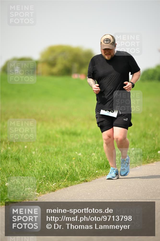 10.05.2026 - 8. Wedeler Halbmarathon Dr. Thomas Lammeyer http://msf.ph/oto/9713798 10.05.2026 12:16:07 Laufen  meine-sportfotos.de