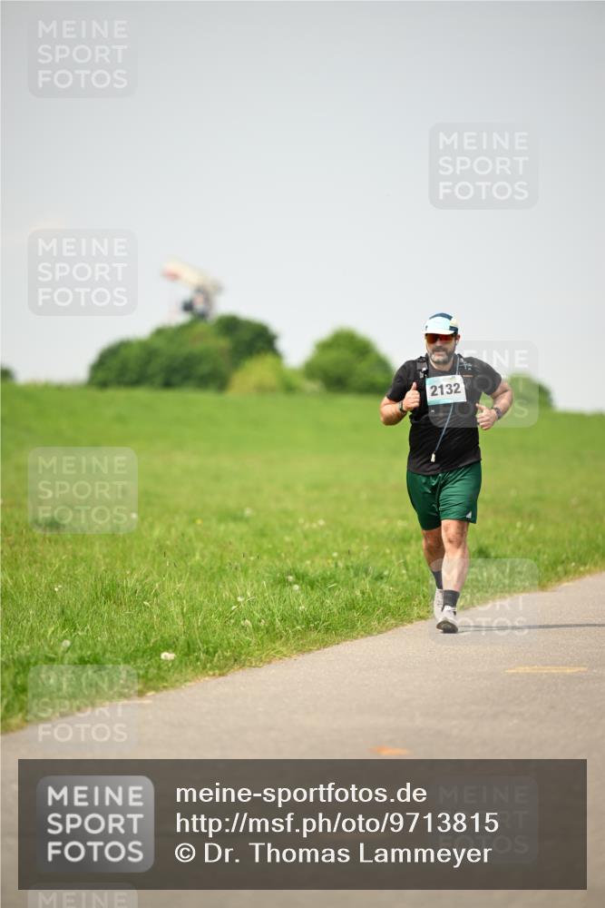 10.05.2026 - 8. Wedeler Halbmarathon Dr. Thomas Lammeyer http://msf.ph/oto/9713815 10.05.2026 12:16:21 Laufen 2132 meine-sportfotos.de