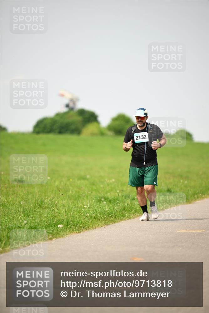 10.05.2026 - 8. Wedeler Halbmarathon Dr. Thomas Lammeyer http://msf.ph/oto/9713818 10.05.2026 12:16:22 Laufen 2132 meine-sportfotos.de