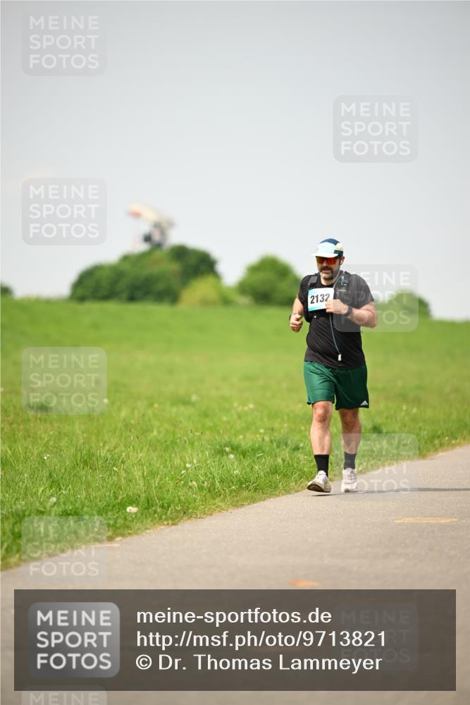 10.05.2026 - 8. Wedeler Halbmarathon Dr. Thomas Lammeyer http://msf.ph/oto/9713821 10.05.2026 12:16:22 Laufen 2132 meine-sportfotos.de