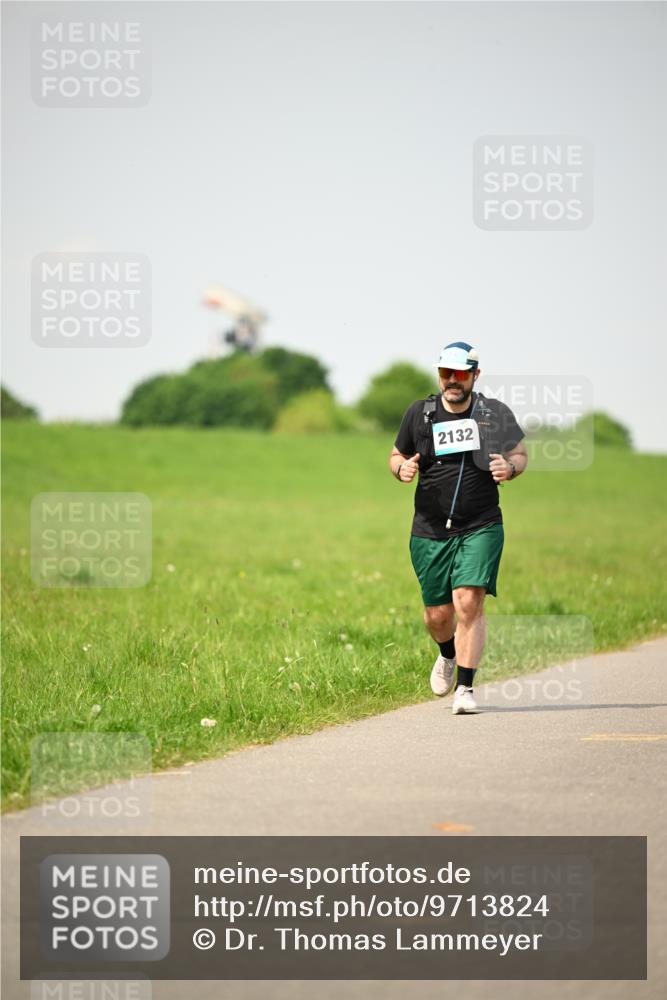 10.05.2026 - 8. Wedeler Halbmarathon Dr. Thomas Lammeyer http://msf.ph/oto/9713824 10.05.2026 12:16:22 Laufen 2132 meine-sportfotos.de