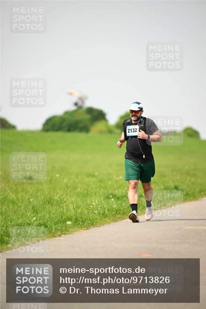 10.05.2026 - 8. Wedeler Halbmarathon Dr. Thomas Lammeyer http://msf.ph/oto/9713826 10.05.2026 12:16:22 Laufen 2132 meine-sportfotos.de