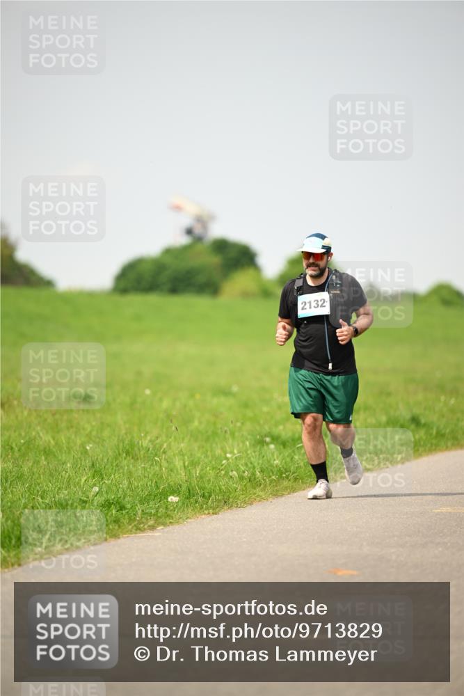 10.05.2026 - 8. Wedeler Halbmarathon Dr. Thomas Lammeyer http://msf.ph/oto/9713829 10.05.2026 12:16:22 Laufen 2132 meine-sportfotos.de