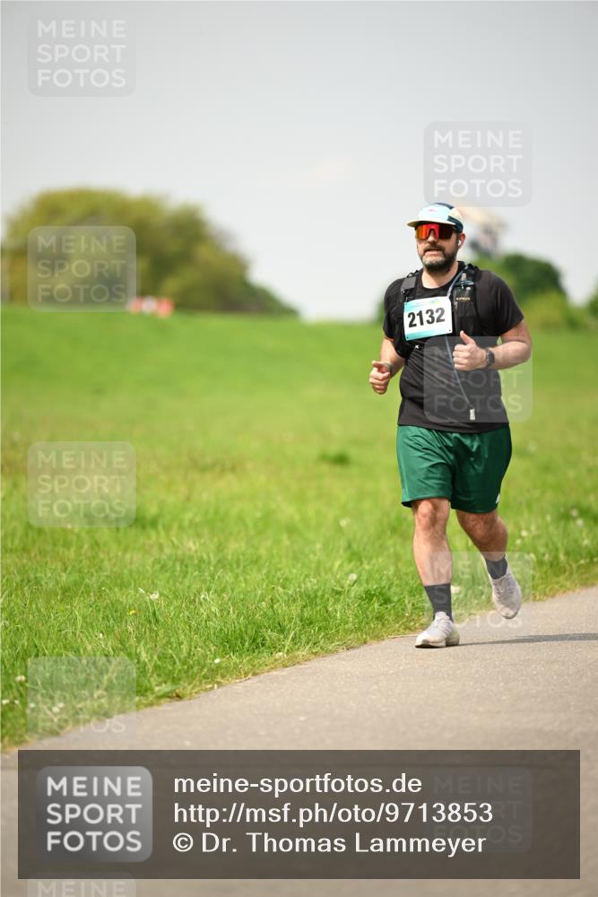 10.05.2026 - 8. Wedeler Halbmarathon Dr. Thomas Lammeyer http://msf.ph/oto/9713853 10.05.2026 12:16:25 Laufen 2132 meine-sportfotos.de
