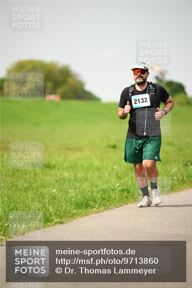 10.05.2026 - 8. Wedeler Halbmarathon Dr. Thomas Lammeyer http://msf.ph/oto/9713860 10.05.2026 12:16:25 Laufen 2132 meine-sportfotos.de