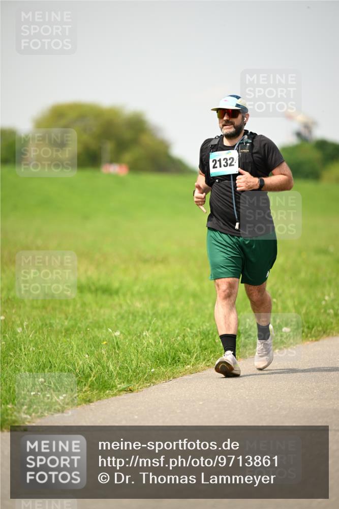 10.05.2026 - 8. Wedeler Halbmarathon Dr. Thomas Lammeyer http://msf.ph/oto/9713861 10.05.2026 12:16:25 Laufen 21324 meine-sportfotos.de