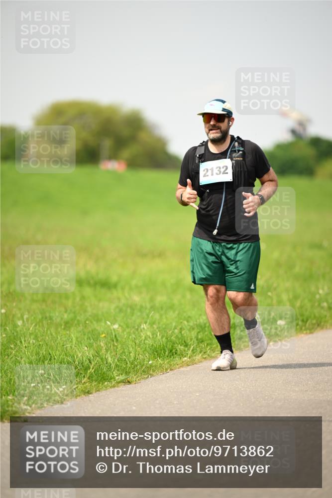 10.05.2026 - 8. Wedeler Halbmarathon Dr. Thomas Lammeyer http://msf.ph/oto/9713862 10.05.2026 12:16:25 Laufen 2132 meine-sportfotos.de