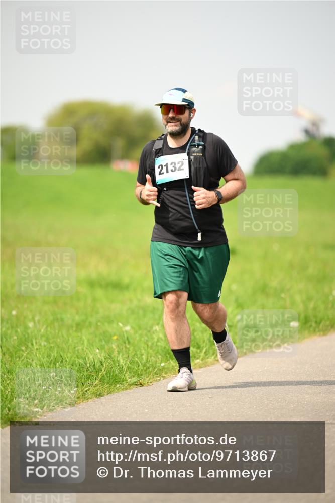 10.05.2026 - 8. Wedeler Halbmarathon Dr. Thomas Lammeyer http://msf.ph/oto/9713867 10.05.2026 12:16:26 Laufen 2132 meine-sportfotos.de