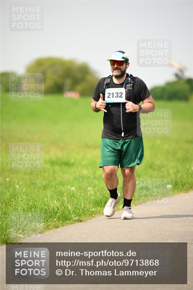 10.05.2026 - 8. Wedeler Halbmarathon Dr. Thomas Lammeyer http://msf.ph/oto/9713868 10.05.2026 12:16:26 Laufen 2132 meine-sportfotos.de