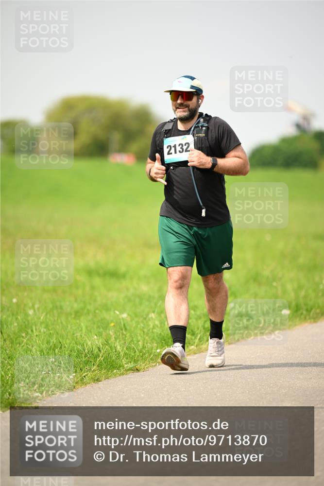 10.05.2026 - 8. Wedeler Halbmarathon Dr. Thomas Lammeyer http://msf.ph/oto/9713870 10.05.2026 12:16:26 Laufen 2132 meine-sportfotos.de