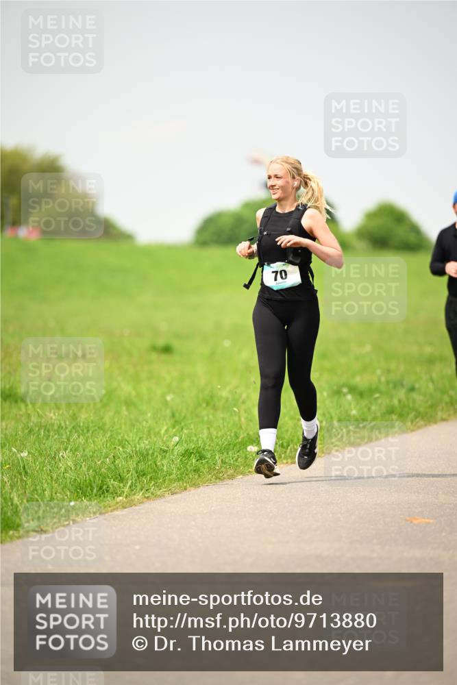 10.05.2026 - 8. Wedeler Halbmarathon Dr. Thomas Lammeyer http://msf.ph/oto/9713880 10.05.2026 12:16:50 Laufen  meine-sportfotos.de