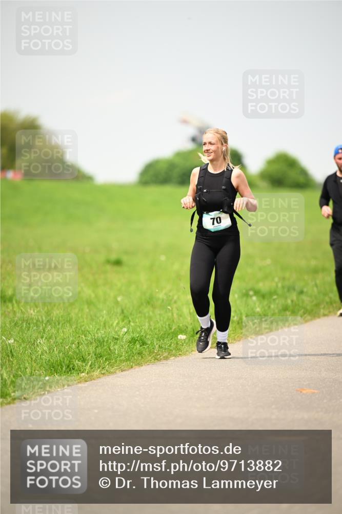 10.05.2026 - 8. Wedeler Halbmarathon Dr. Thomas Lammeyer http://msf.ph/oto/9713882 10.05.2026 12:16:49 Laufen  meine-sportfotos.de
