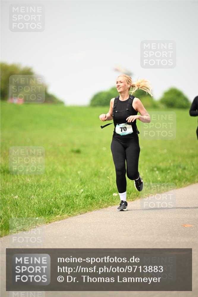 10.05.2026 - 8. Wedeler Halbmarathon Dr. Thomas Lammeyer http://msf.ph/oto/9713883 10.05.2026 12:16:50 Laufen  meine-sportfotos.de