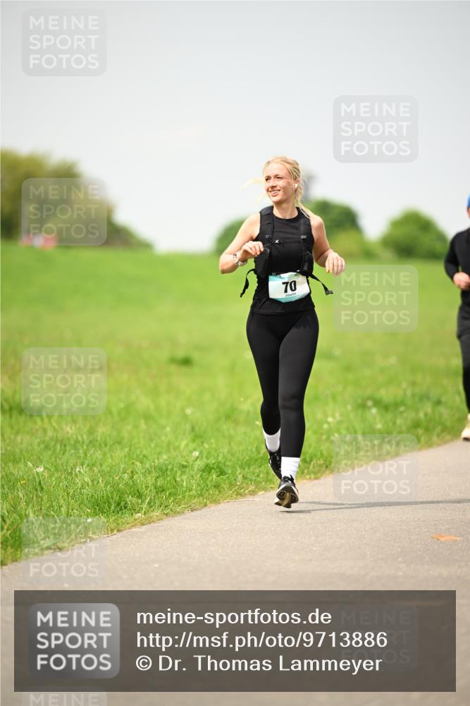 10.05.2026 - 8. Wedeler Halbmarathon Dr. Thomas Lammeyer http://msf.ph/oto/9713886 10.05.2026 12:16:50 Laufen  meine-sportfotos.de