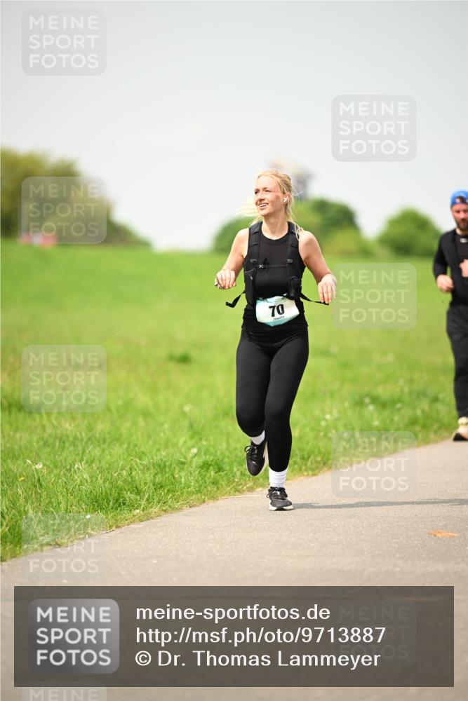 10.05.2026 - 8. Wedeler Halbmarathon Dr. Thomas Lammeyer http://msf.ph/oto/9713887 10.05.2026 12:16:50 Laufen  meine-sportfotos.de
