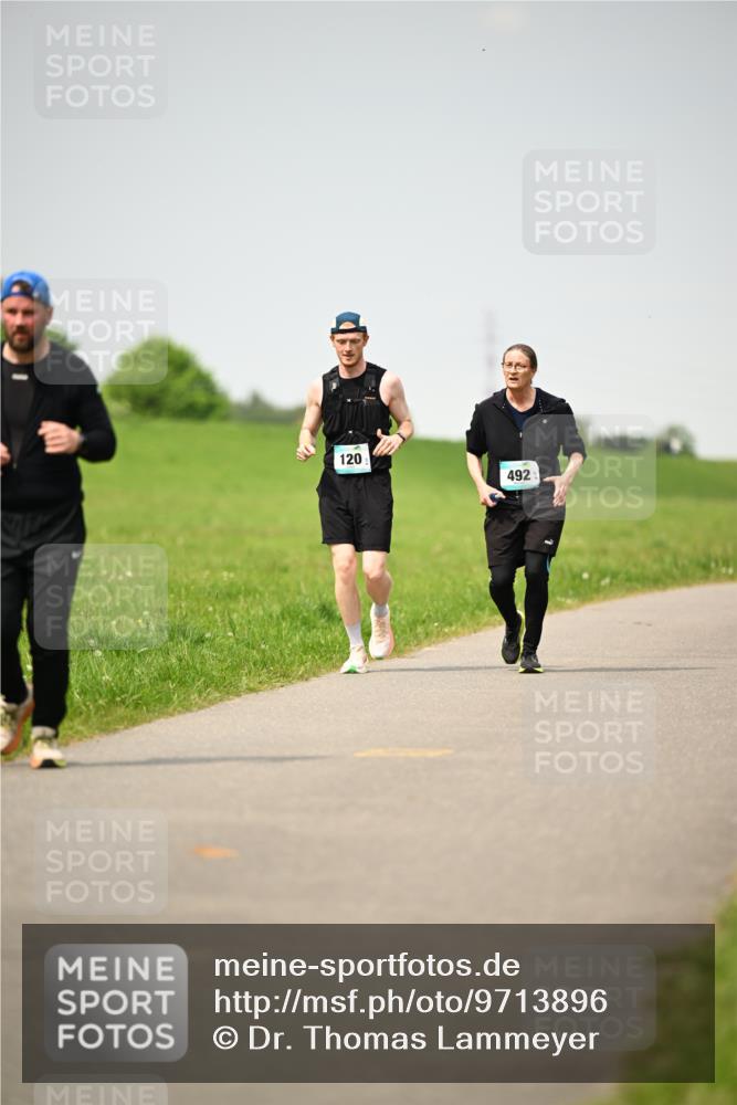 10.05.2026 - 8. Wedeler Halbmarathon Dr. Thomas Lammeyer http://msf.ph/oto/9713896 10.05.2026 12:16:53 Laufen 120, 492 meine-sportfotos.de
