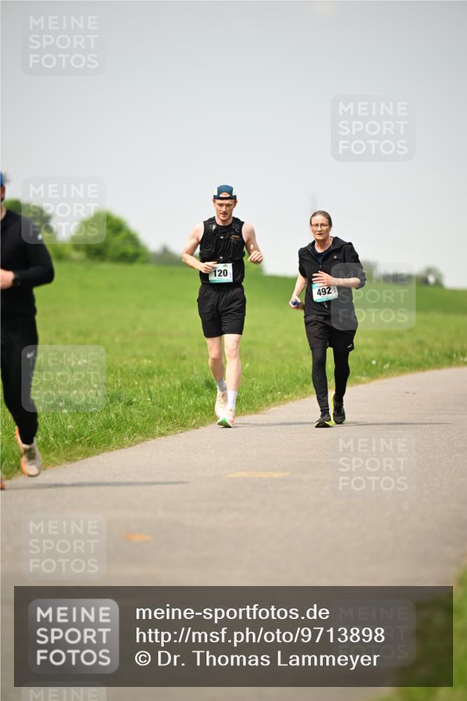 10.05.2026 - 8. Wedeler Halbmarathon Dr. Thomas Lammeyer http://msf.ph/oto/9713898 10.05.2026 12:16:53 Laufen 120, 492 meine-sportfotos.de
