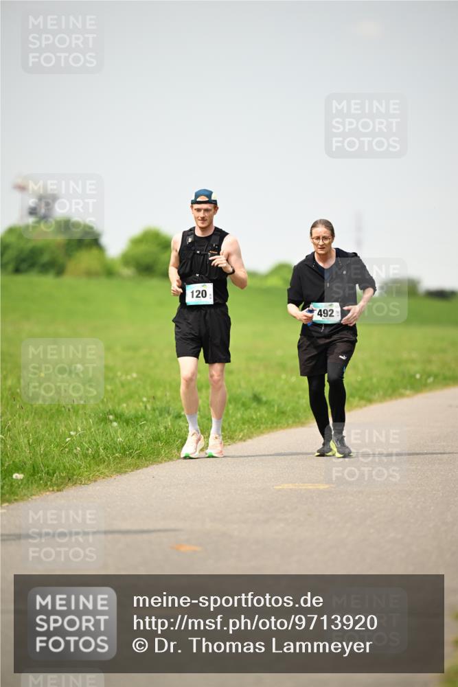 10.05.2026 - 8. Wedeler Halbmarathon Dr. Thomas Lammeyer http://msf.ph/oto/9713920 10.05.2026 12:16:55 Laufen 120, 492 meine-sportfotos.de