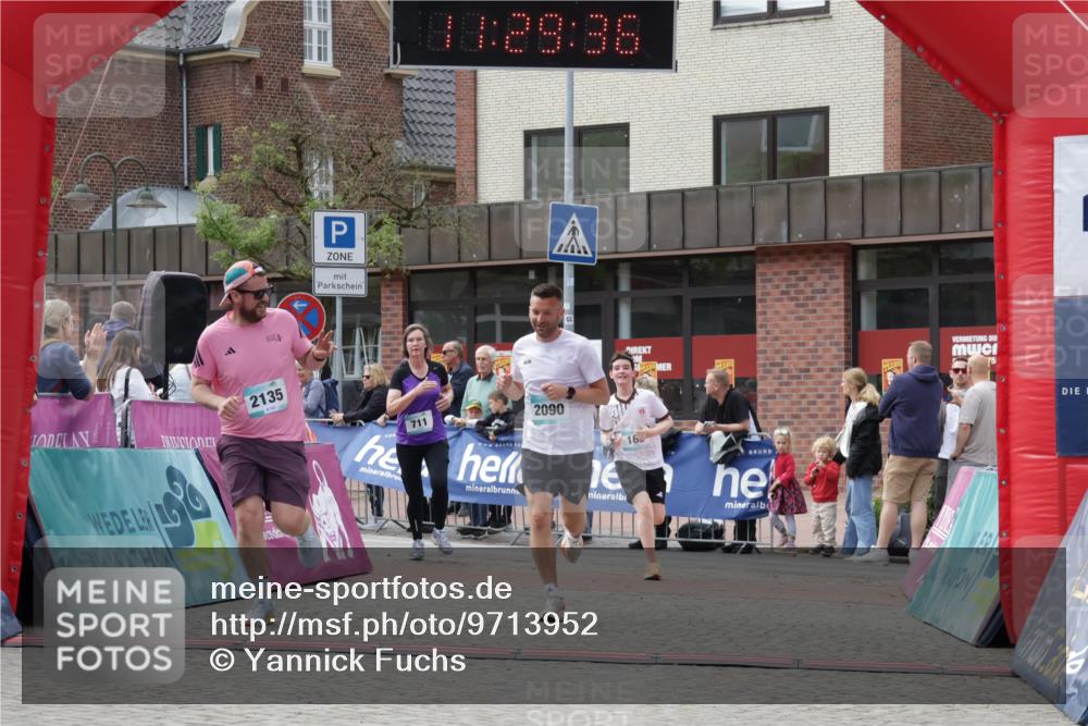 10.05.2026 - 8. Wedeler Halbmarathon Yannick Fuchs http://msf.ph/oto/9713952 10.05.2026 11:29:34 Ziel 168, 711, 2090, 2135 meine-sportfotos.de