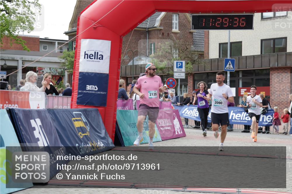 10.05.2026 - 8. Wedeler Halbmarathon Yannick Fuchs http://msf.ph/oto/9713961 10.05.2026 11:29:35 Ziel 168, 711, 1018, 2090, 2135 meine-sportfotos.de