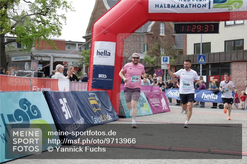 10.05.2026 - 8. Wedeler Halbmarathon Yannick Fuchs http://msf.ph/oto/9713966 10.05.2026 11:29:35 Ziel 168, 711, 1018, 2090, 2135 meine-sportfotos.de