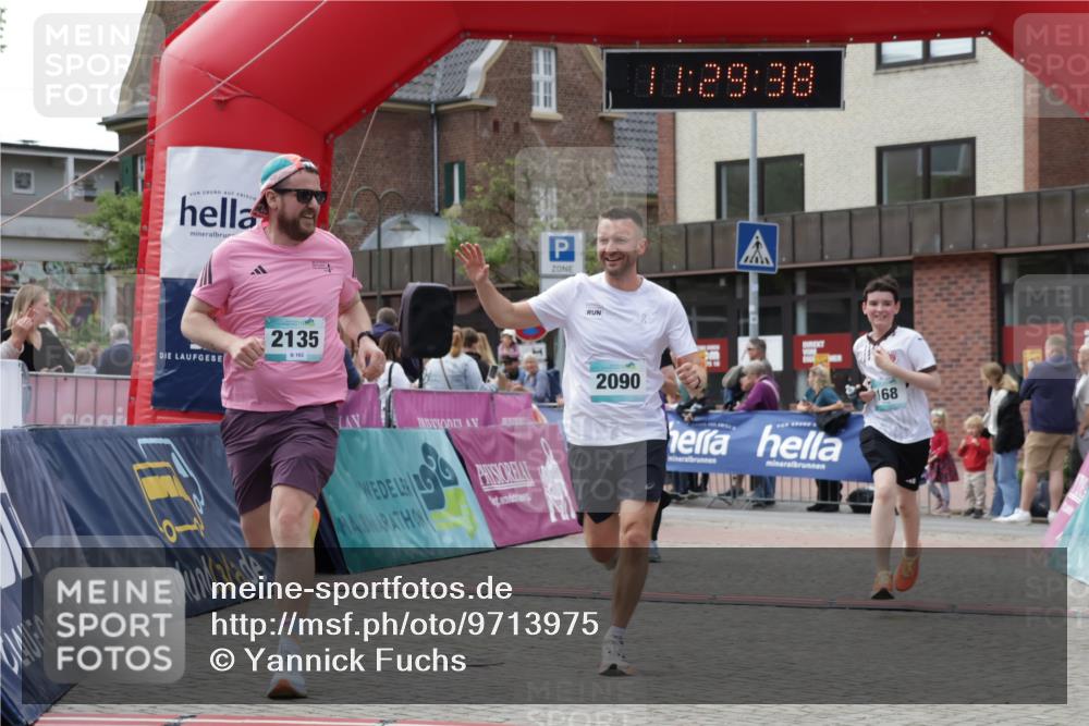 10.05.2026 - 8. Wedeler Halbmarathon Yannick Fuchs http://msf.ph/oto/9713975 10.05.2026 11:29:36 Ziel 168, 711, 1018, 2090, 2135 meine-sportfotos.de