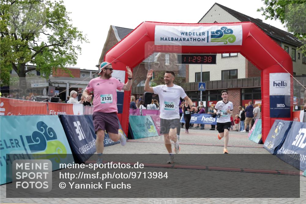 10.05.2026 - 8. Wedeler Halbmarathon Yannick Fuchs http://msf.ph/oto/9713984 10.05.2026 11:29:37 Ziel 131, 168, 711, 1018, 2090, 2135, 2192 meine-sportfotos.de