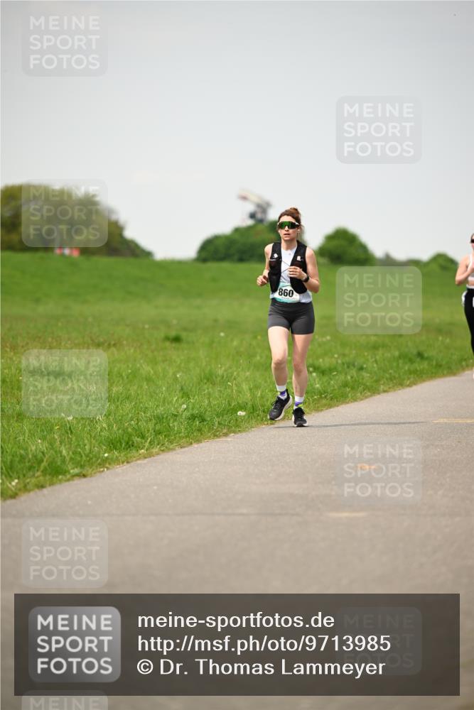 10.05.2026 - 8. Wedeler Halbmarathon Dr. Thomas Lammeyer http://msf.ph/oto/9713985 10.05.2026 12:17:44 Laufen 860 meine-sportfotos.de