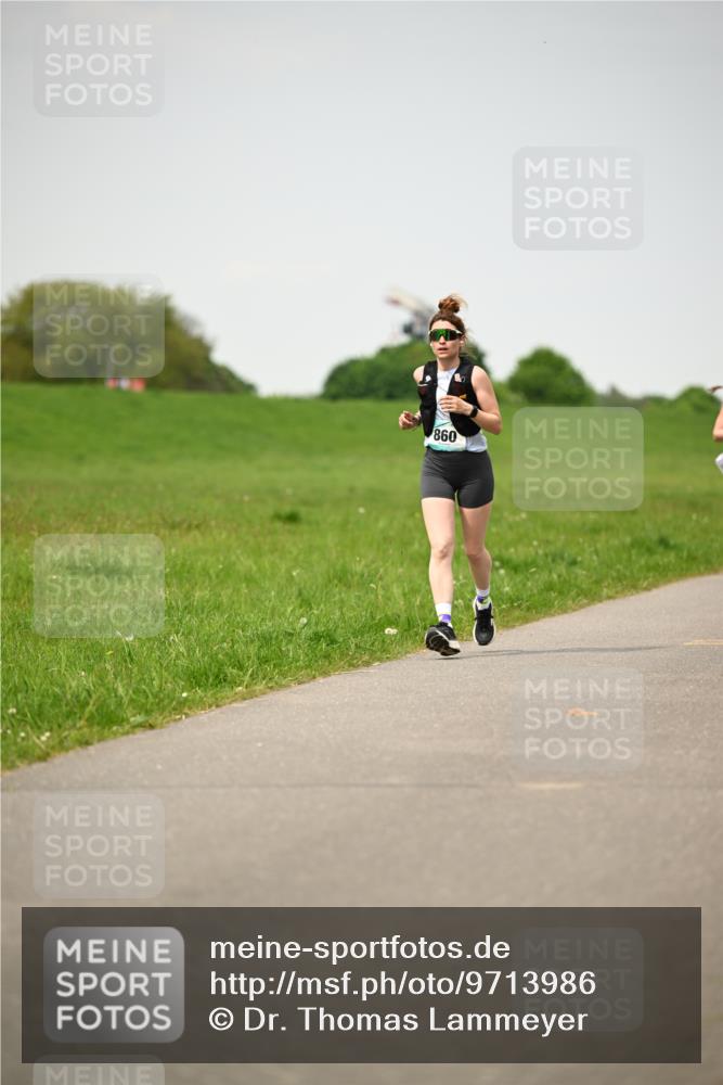 10.05.2026 - 8. Wedeler Halbmarathon Dr. Thomas Lammeyer http://msf.ph/oto/9713986 10.05.2026 12:17:44 Laufen 860 meine-sportfotos.de