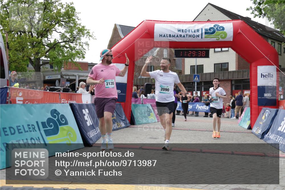 10.05.2026 - 8. Wedeler Halbmarathon Yannick Fuchs http://msf.ph/oto/9713987 10.05.2026 11:29:37 Ziel 131, 168, 711, 1018, 2090, 2135, 2192 meine-sportfotos.de