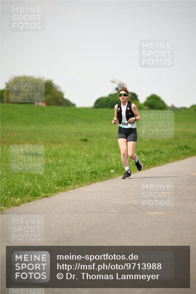 10.05.2026 - 8. Wedeler Halbmarathon Dr. Thomas Lammeyer http://msf.ph/oto/9713988 10.05.2026 12:17:44 Laufen 860 meine-sportfotos.de