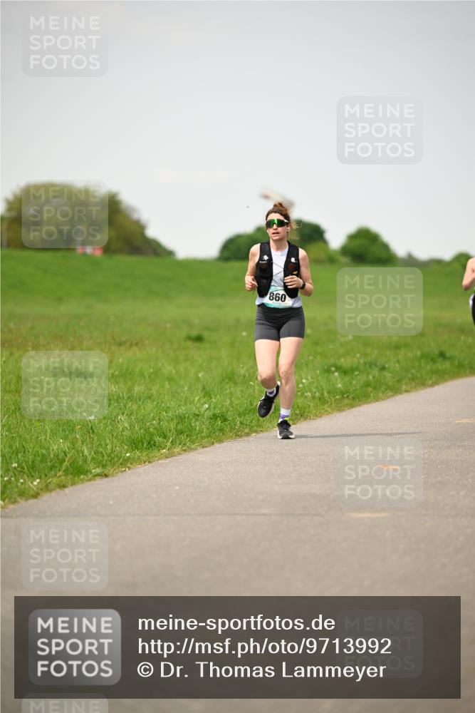 10.05.2026 - 8. Wedeler Halbmarathon Dr. Thomas Lammeyer http://msf.ph/oto/9713992 10.05.2026 12:17:44 Laufen 860 meine-sportfotos.de