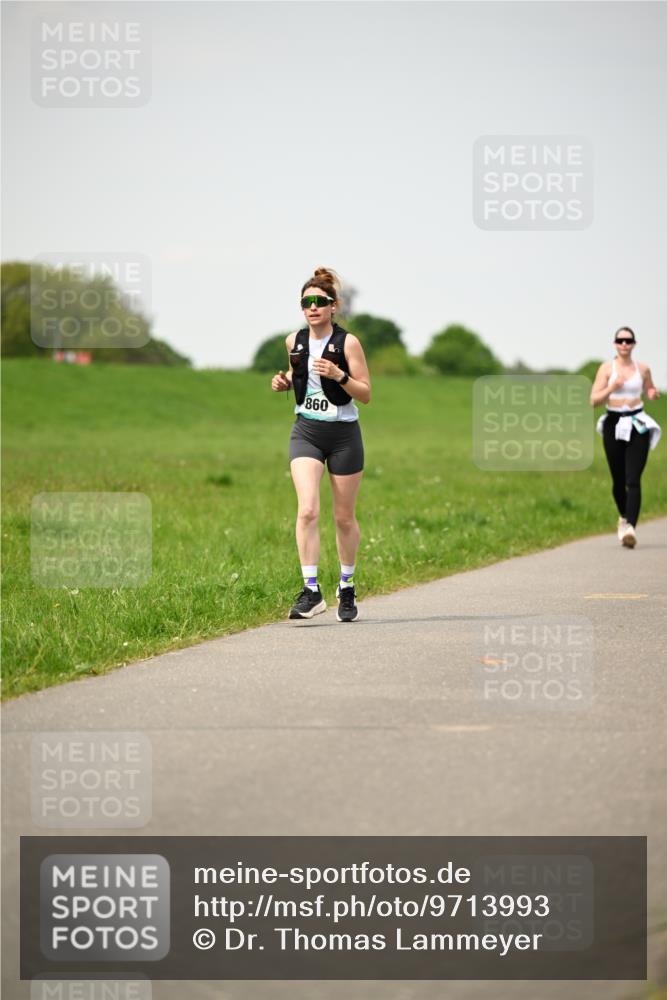 10.05.2026 - 8. Wedeler Halbmarathon Dr. Thomas Lammeyer http://msf.ph/oto/9713993 10.05.2026 12:17:44 Laufen 860 meine-sportfotos.de