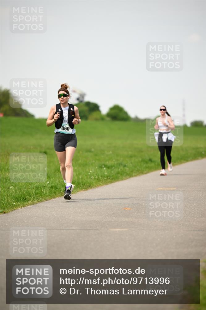 10.05.2026 - 8. Wedeler Halbmarathon Dr. Thomas Lammeyer http://msf.ph/oto/9713996 10.05.2026 12:17:45 Laufen 860 meine-sportfotos.de