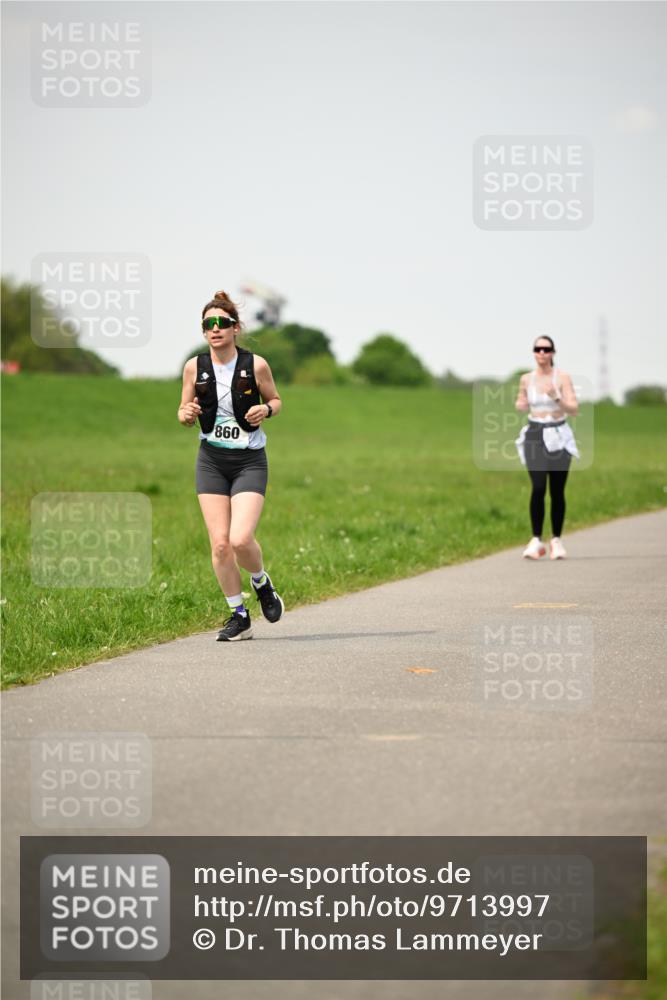 10.05.2026 - 8. Wedeler Halbmarathon Dr. Thomas Lammeyer http://msf.ph/oto/9713997 10.05.2026 12:17:45 Laufen 860 meine-sportfotos.de