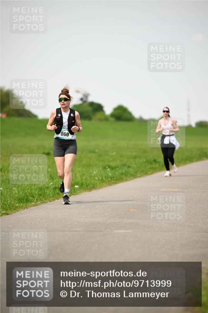 10.05.2026 - 8. Wedeler Halbmarathon Dr. Thomas Lammeyer http://msf.ph/oto/9713999 10.05.2026 12:17:45 Laufen 860 meine-sportfotos.de