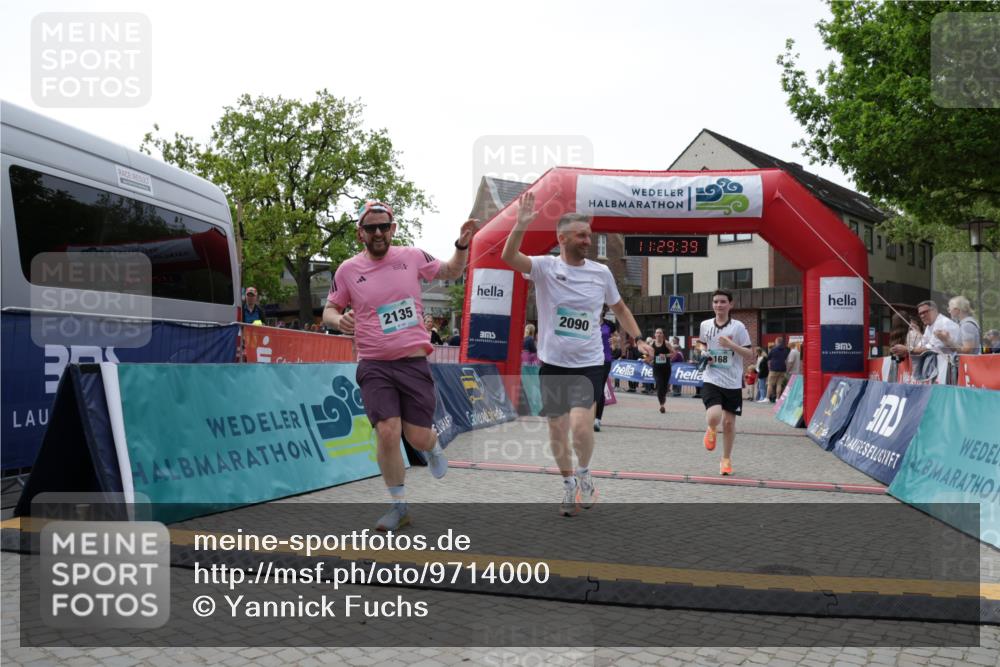 10.05.2026 - 8. Wedeler Halbmarathon Yannick Fuchs http://msf.ph/oto/9714000 10.05.2026 11:29:37 Ziel 131, 168, 711, 1018, 2090, 2135, 2192 meine-sportfotos.de