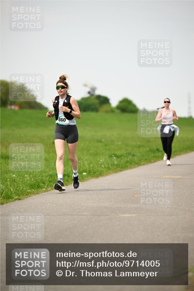 10.05.2026 - 8. Wedeler Halbmarathon Dr. Thomas Lammeyer http://msf.ph/oto/9714005 10.05.2026 12:17:45 Laufen 860 meine-sportfotos.de