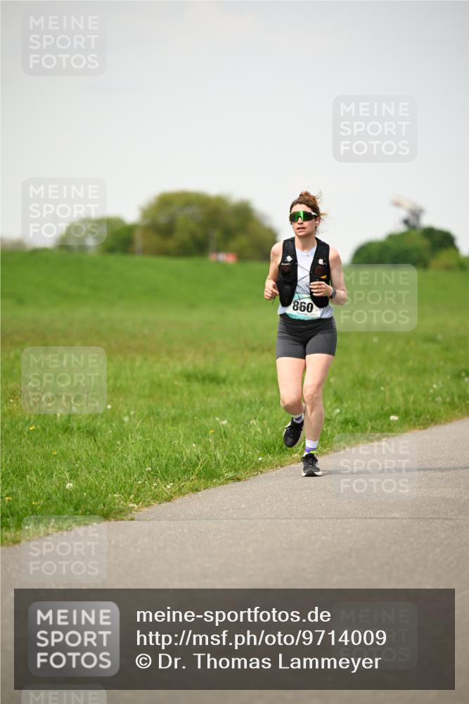 10.05.2026 - 8. Wedeler Halbmarathon Dr. Thomas Lammeyer http://msf.ph/oto/9714009 10.05.2026 12:17:46 Laufen 860 meine-sportfotos.de