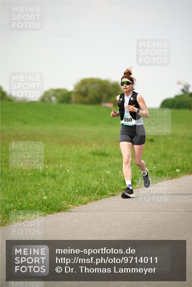 10.05.2026 - 8. Wedeler Halbmarathon Dr. Thomas Lammeyer http://msf.ph/oto/9714011 10.05.2026 12:17:46 Laufen 860 meine-sportfotos.de