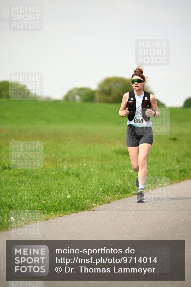 10.05.2026 - 8. Wedeler Halbmarathon Dr. Thomas Lammeyer http://msf.ph/oto/9714014 10.05.2026 12:17:46 Laufen 860 meine-sportfotos.de