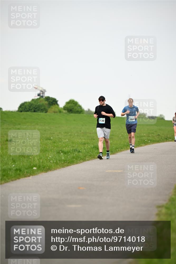 10.05.2026 - 8. Wedeler Halbmarathon Dr. Thomas Lammeyer http://msf.ph/oto/9714018 10.05.2026 12:18:13 Laufen 2130, 2062 meine-sportfotos.de