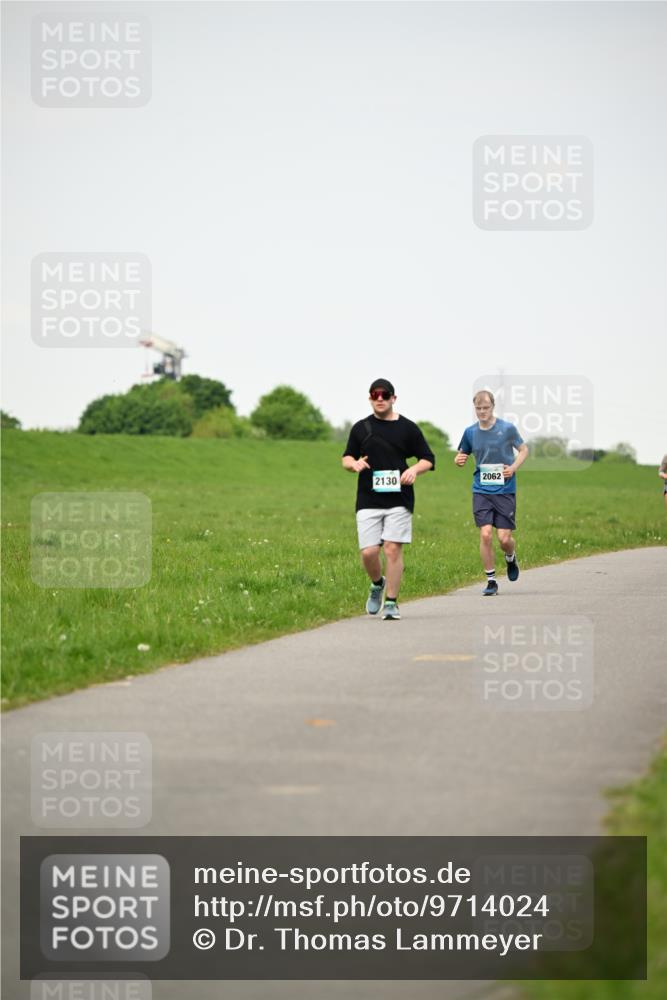 10.05.2026 - 8. Wedeler Halbmarathon Dr. Thomas Lammeyer http://msf.ph/oto/9714024 10.05.2026 12:18:14 Laufen 2130, 2062 meine-sportfotos.de