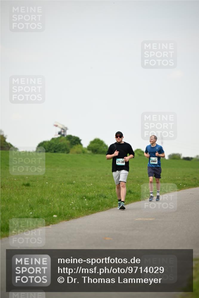 10.05.2026 - 8. Wedeler Halbmarathon Dr. Thomas Lammeyer http://msf.ph/oto/9714029 10.05.2026 12:18:14 Laufen 2130, 2062 meine-sportfotos.de