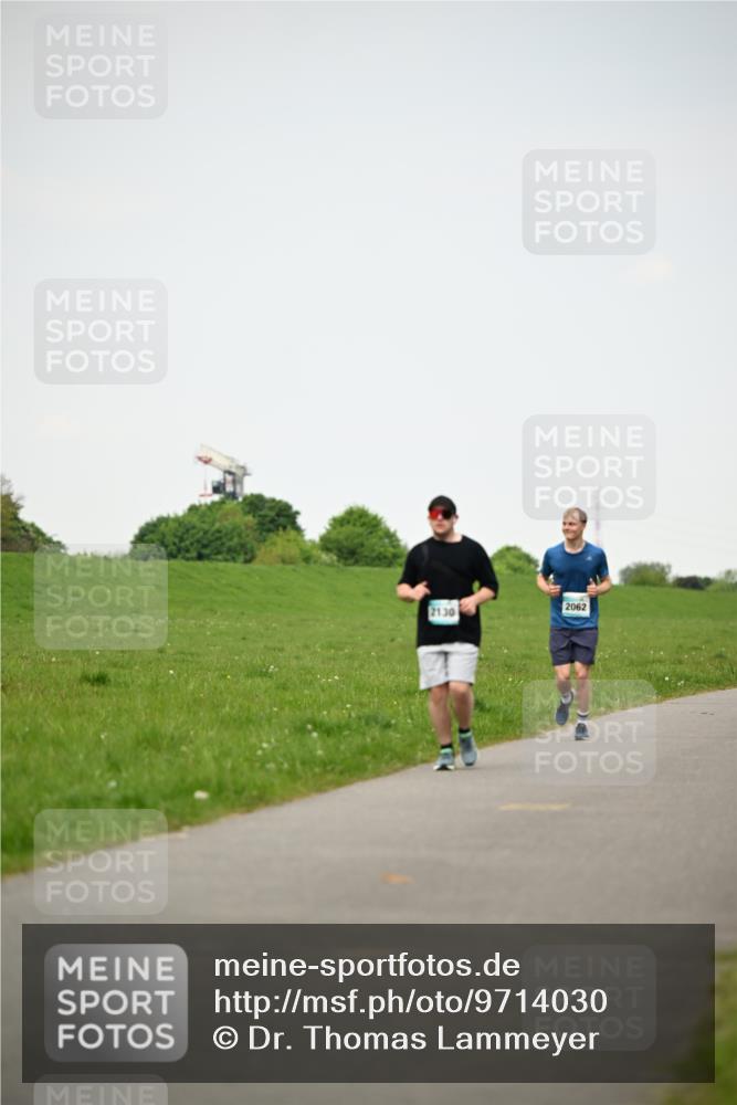 10.05.2026 - 8. Wedeler Halbmarathon Dr. Thomas Lammeyer http://msf.ph/oto/9714030 10.05.2026 12:18:14 Laufen 2062, 2130 meine-sportfotos.de